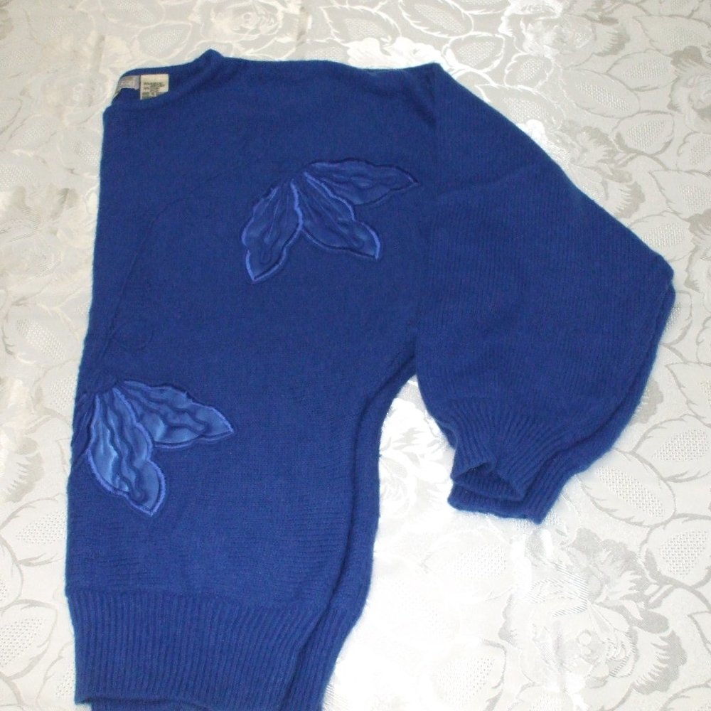 Womans Blue Sweater  White Stag Size L